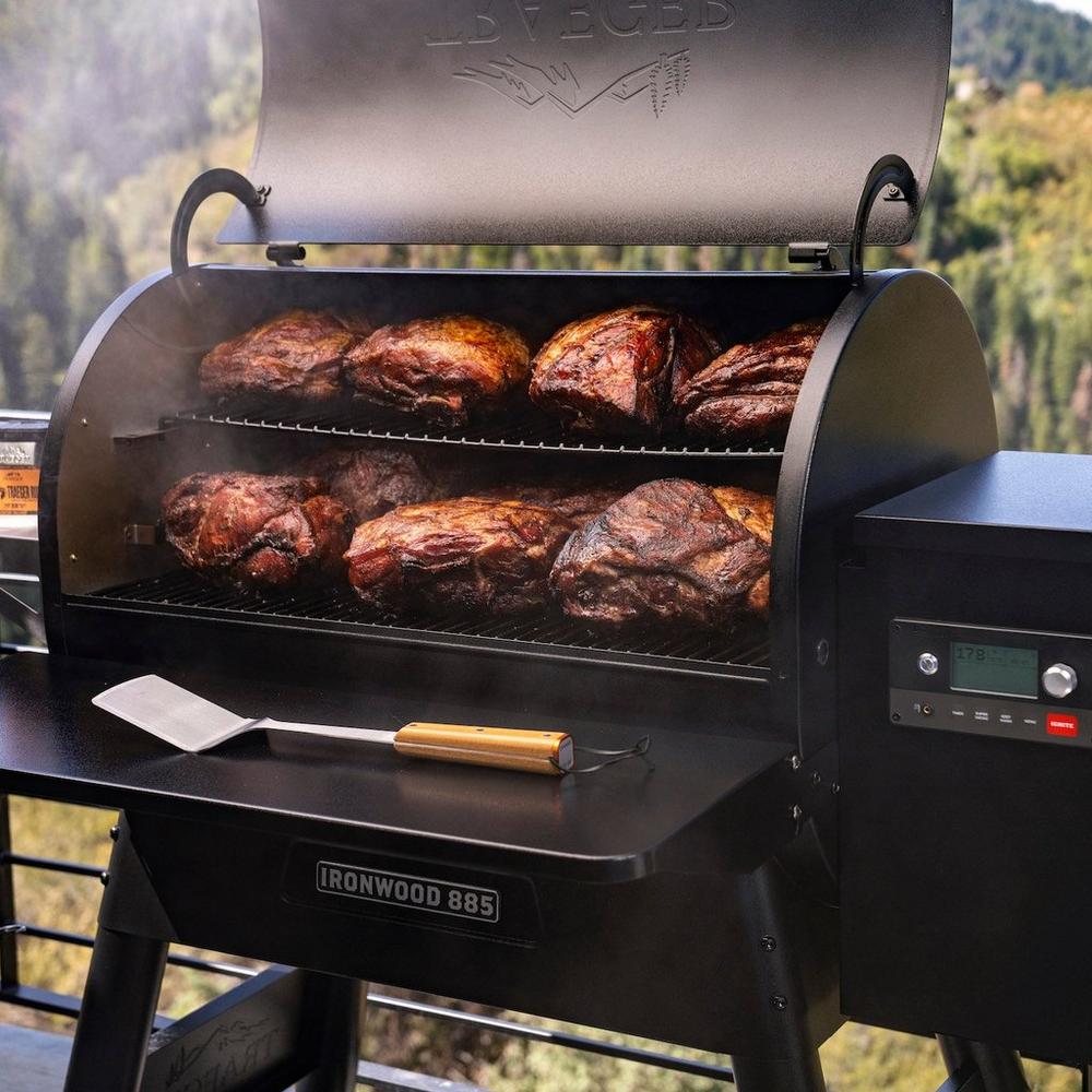TRAEGER IRONWOOD 885