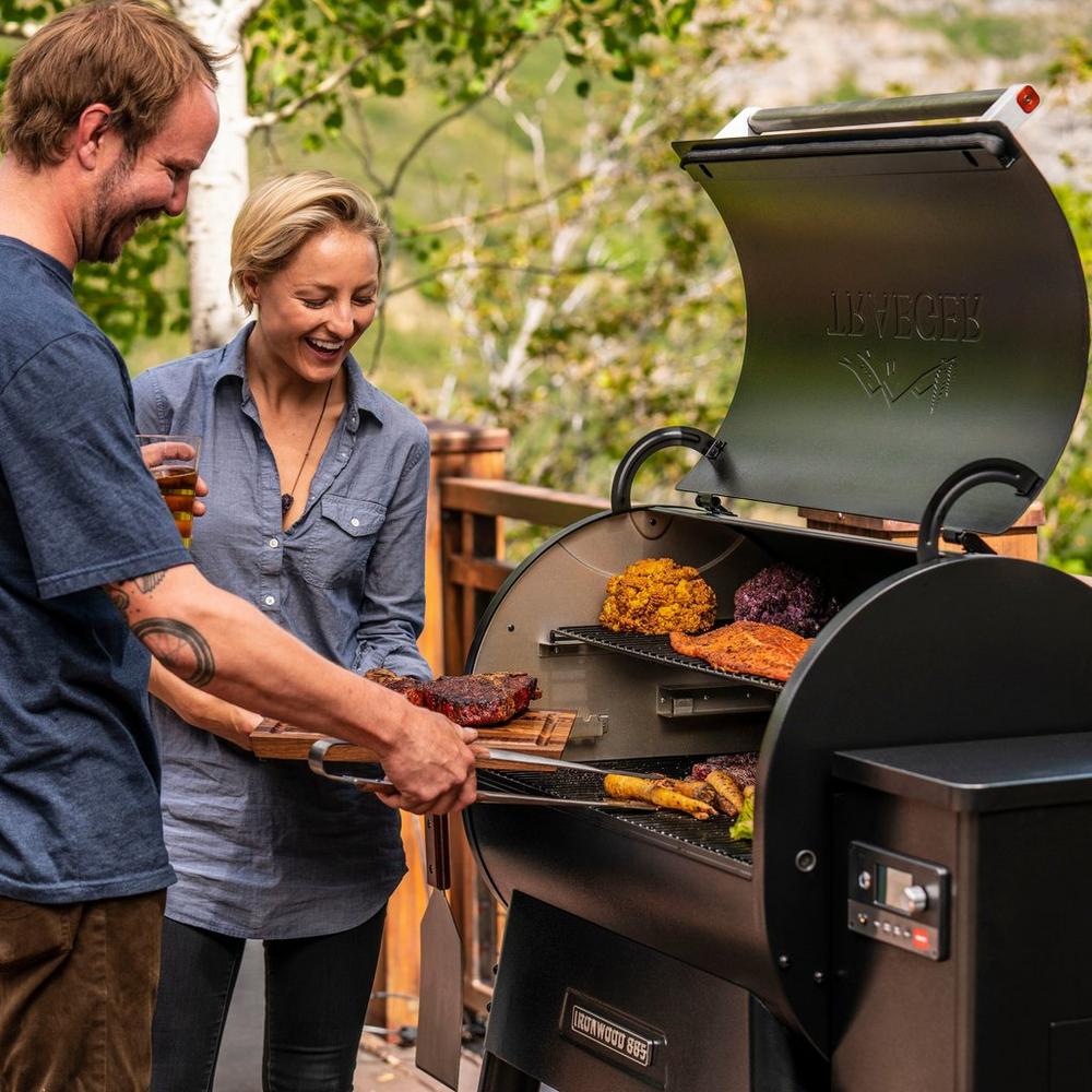 TRAEGER IRONWOOD 885